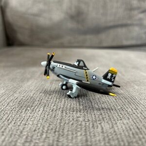 Mattel Disney Pixar DUSTY CROPHOPPER Jolly Wrench  #X9471  DieCast Plane ~ F229